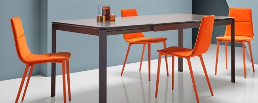 Sillas de diseño de colores: lo último en decoración del comedor